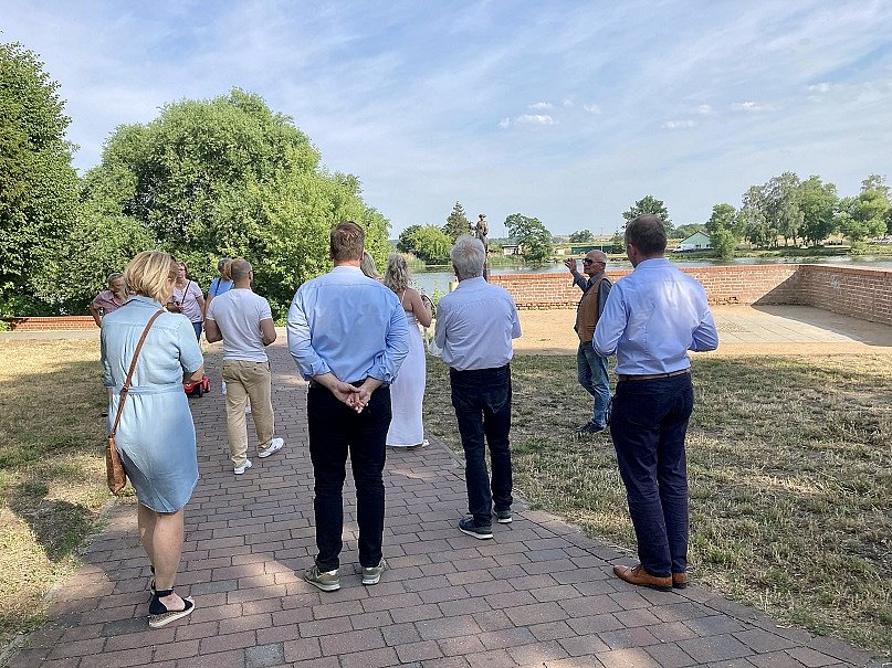 Gruppe von Menschen im Park