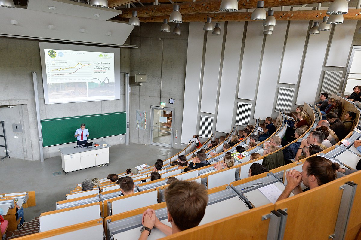 Studierende im Vorlesungssaal